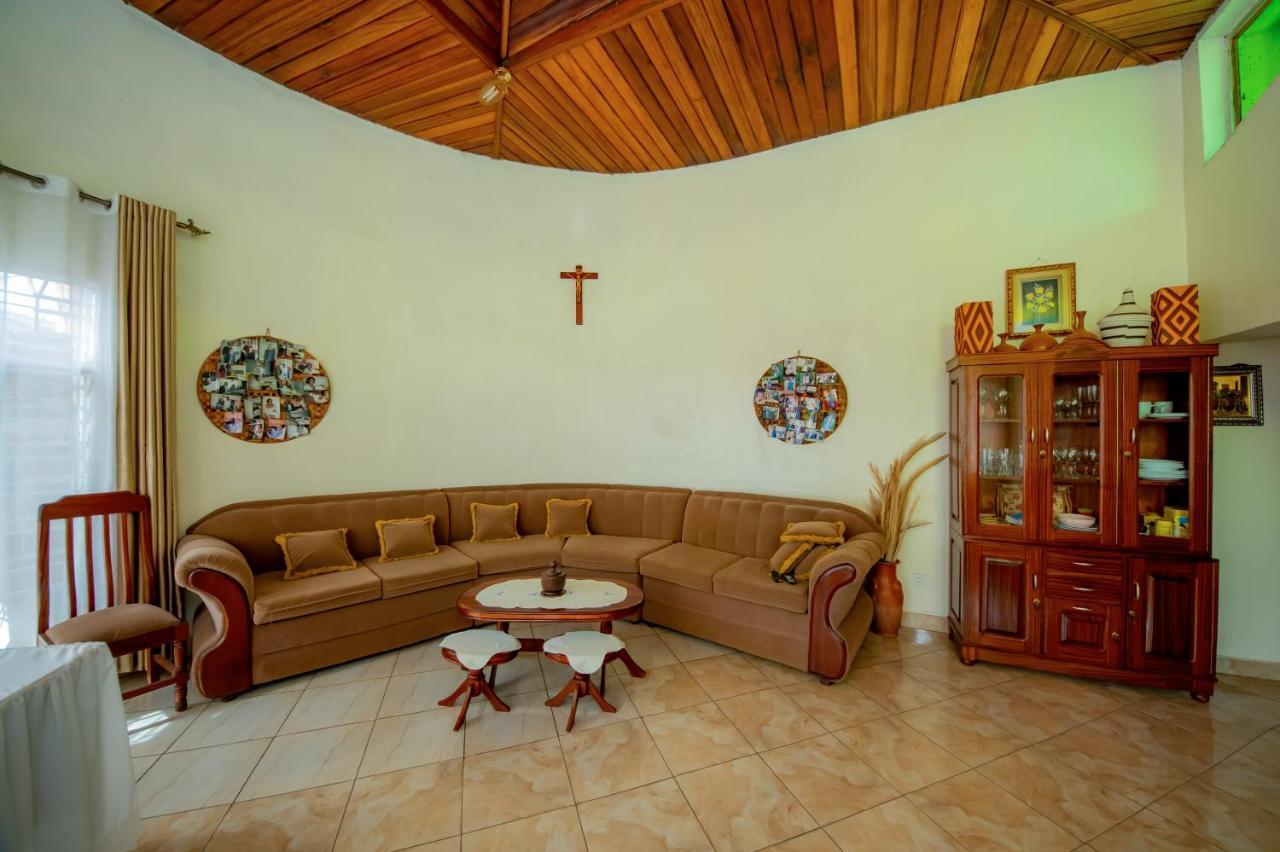 Nazareth Guest House คิกาลี ภายนอก รูปภาพ